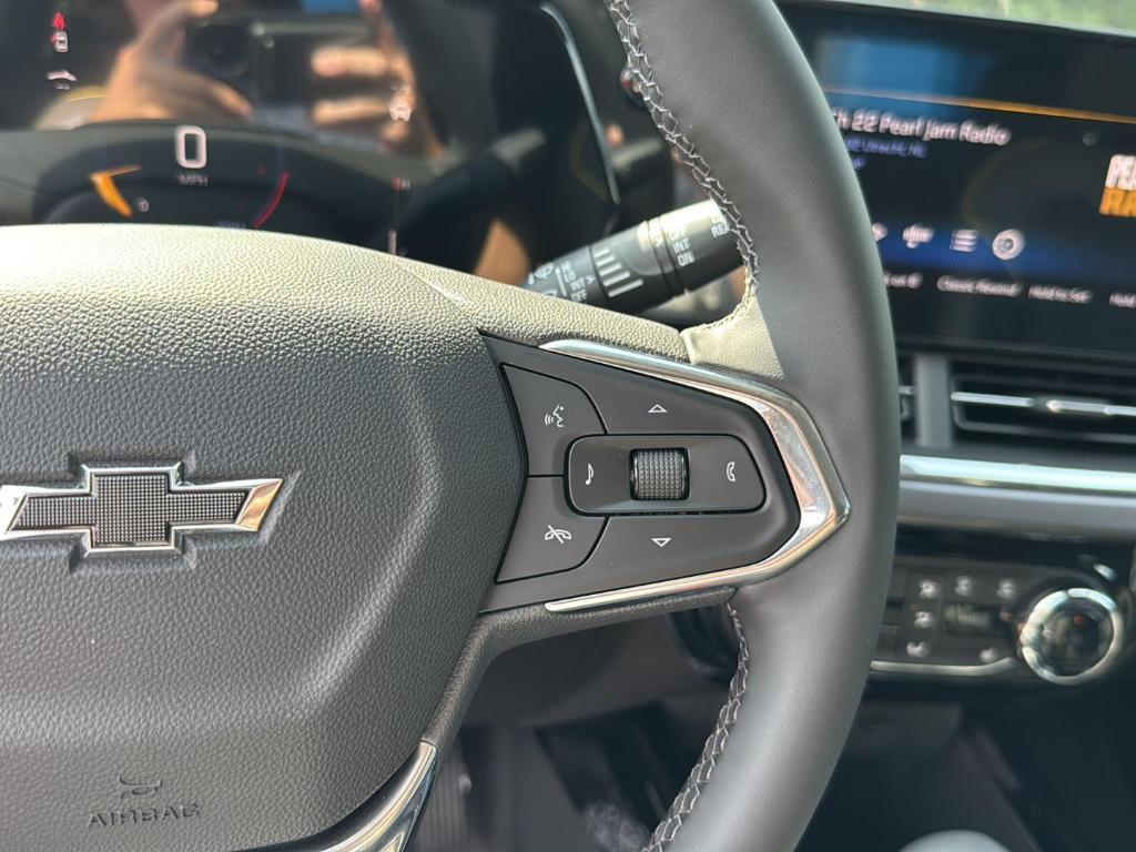 new 2025 Chevrolet Trax car, priced at $25,980