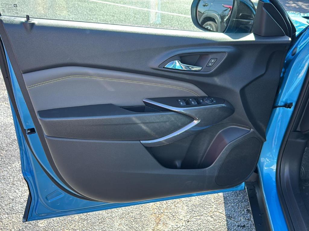 new 2025 Chevrolet Trax car, priced at $26,375
