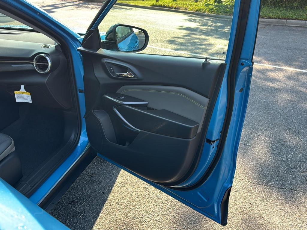new 2025 Chevrolet Trax car, priced at $26,375