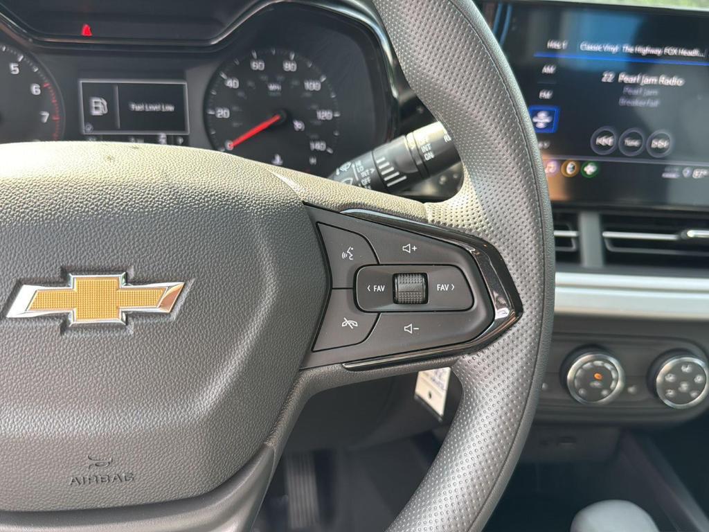 new 2025 Chevrolet Trax car, priced at $22,180