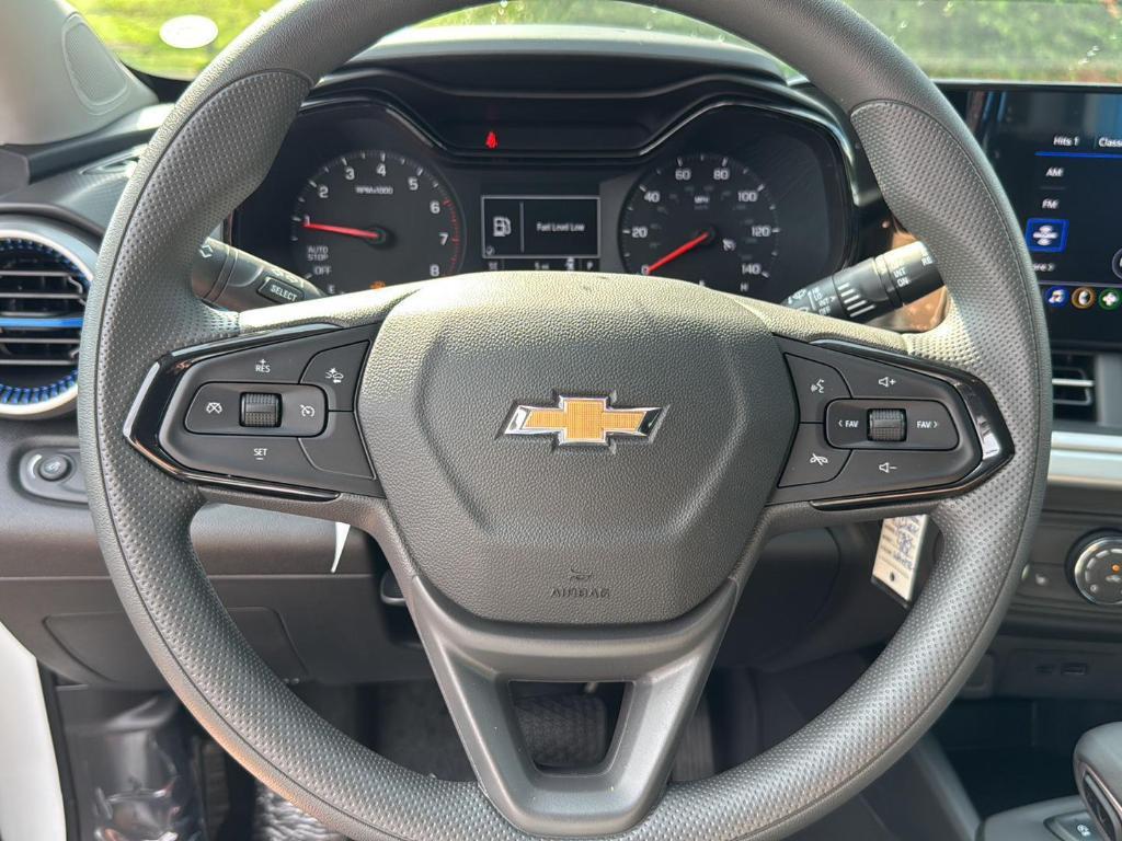 new 2025 Chevrolet Trax car, priced at $22,180