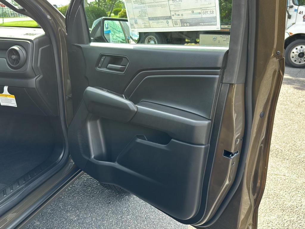 new 2025 Chevrolet Colorado car