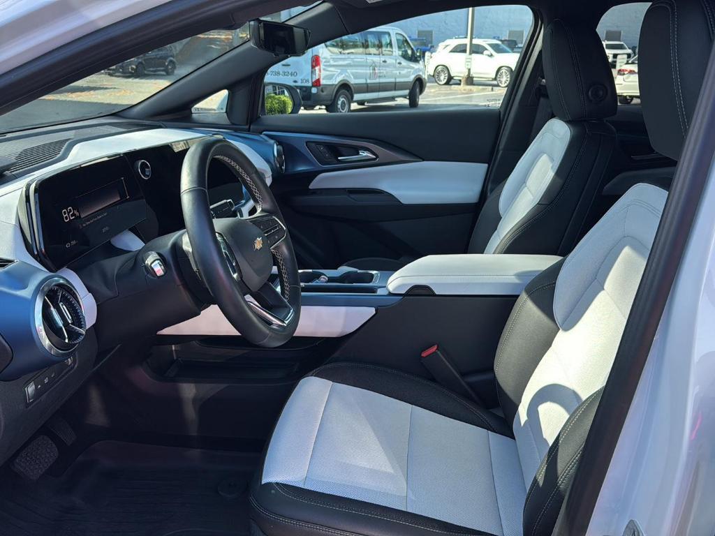 used 2025 Chevrolet Equinox EV car, priced at $24,999