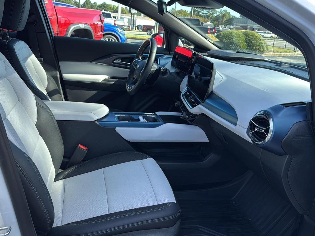 used 2025 Chevrolet Equinox EV car, priced at $24,999