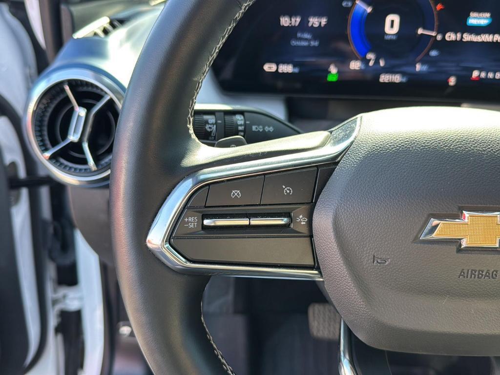 used 2025 Chevrolet Equinox EV car, priced at $24,999