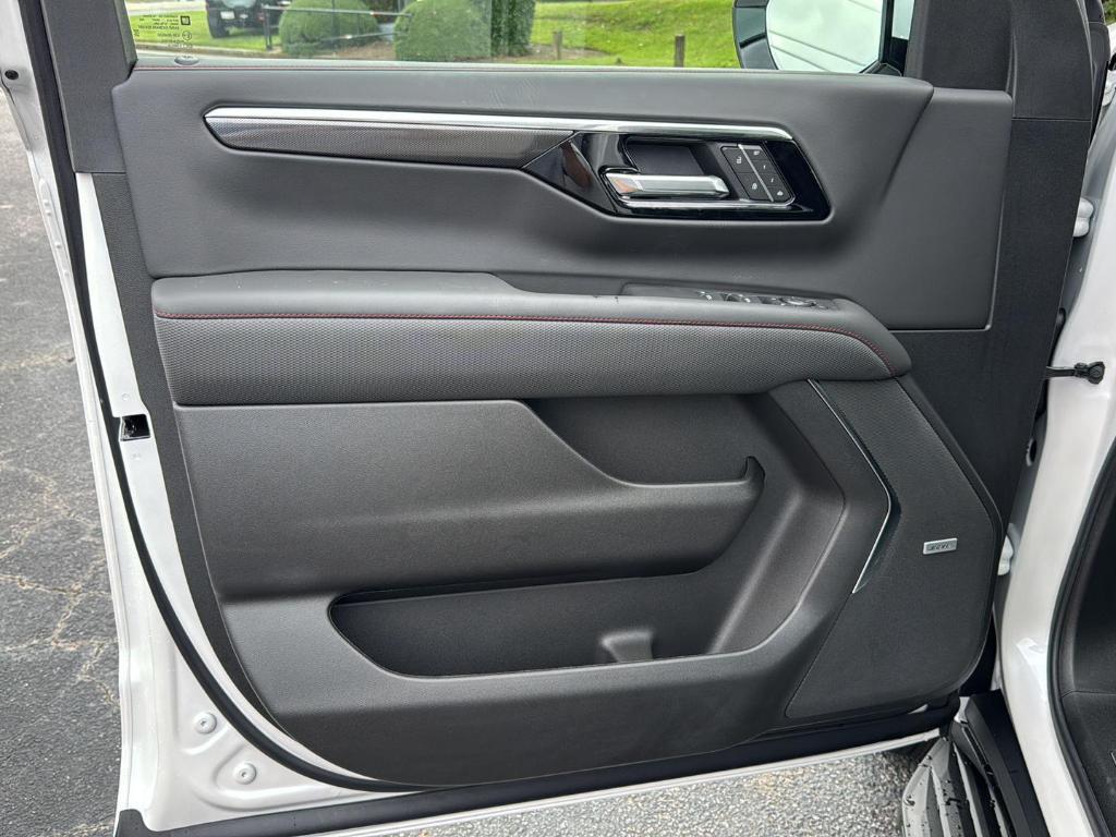 new 2025 Chevrolet Tahoe car, priced at $75,220