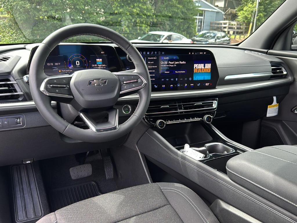 new 2025 Chevrolet Traverse car, priced at $44,730