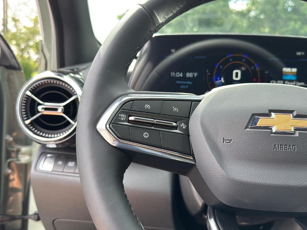 new 2026 Chevrolet Equinox car, priced at $32,580