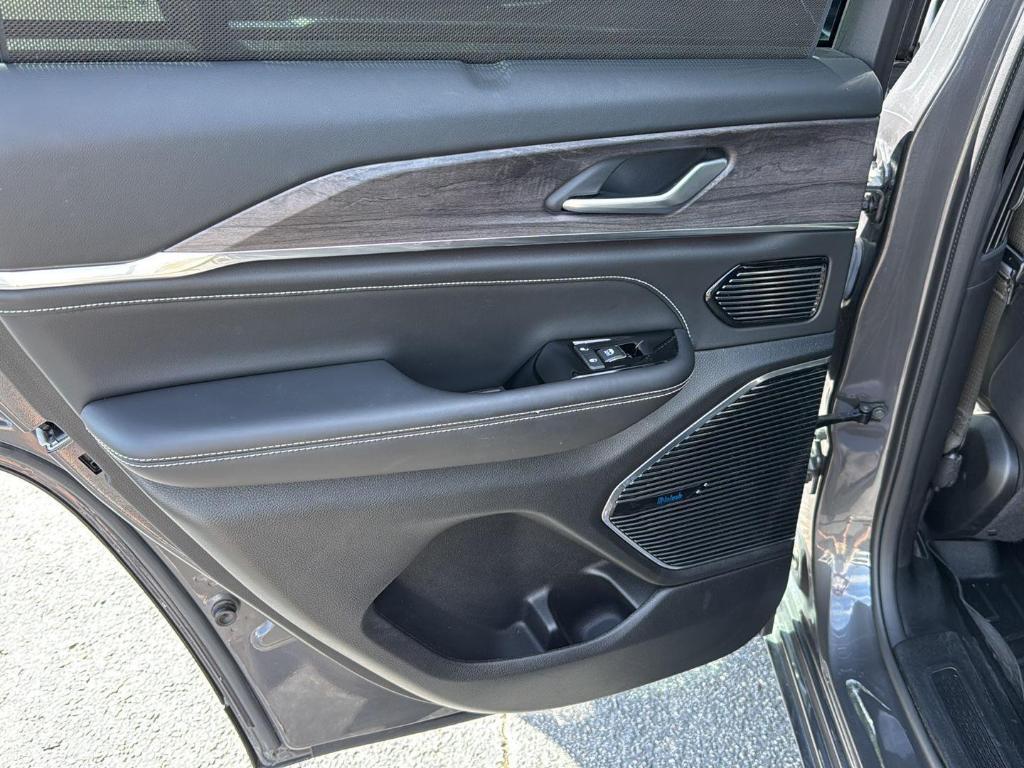 used 2022 Jeep Grand Cherokee car, priced at $40,997