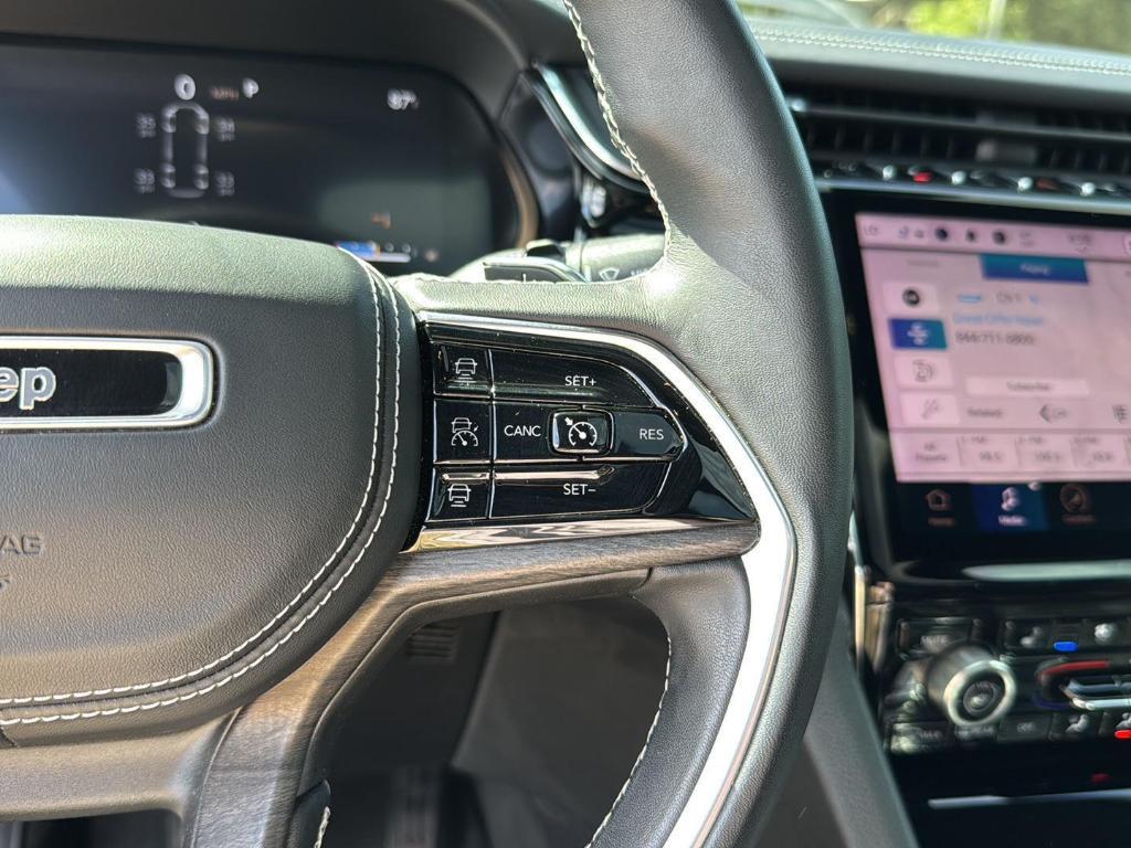 used 2022 Jeep Grand Cherokee car, priced at $40,997