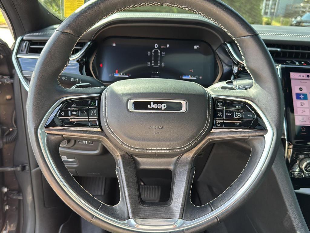 used 2022 Jeep Grand Cherokee car, priced at $40,997