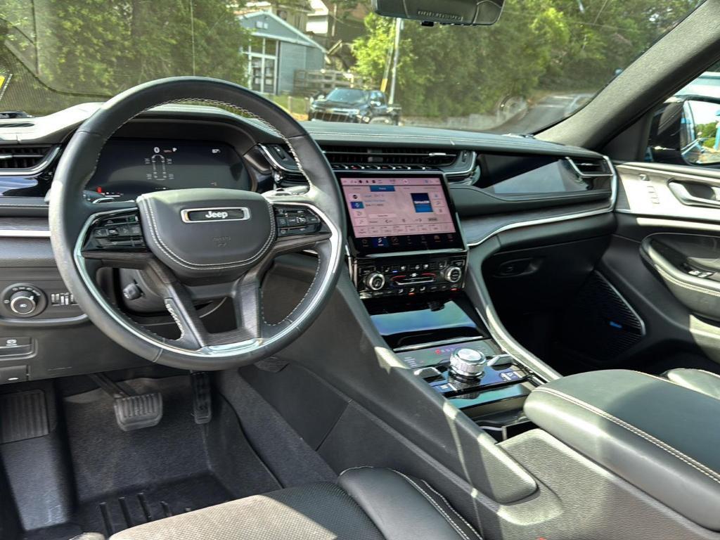 used 2022 Jeep Grand Cherokee car, priced at $40,997