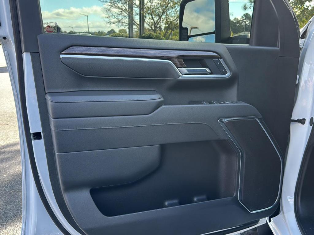 used 2025 Chevrolet Silverado 2500 car, priced at $65,550