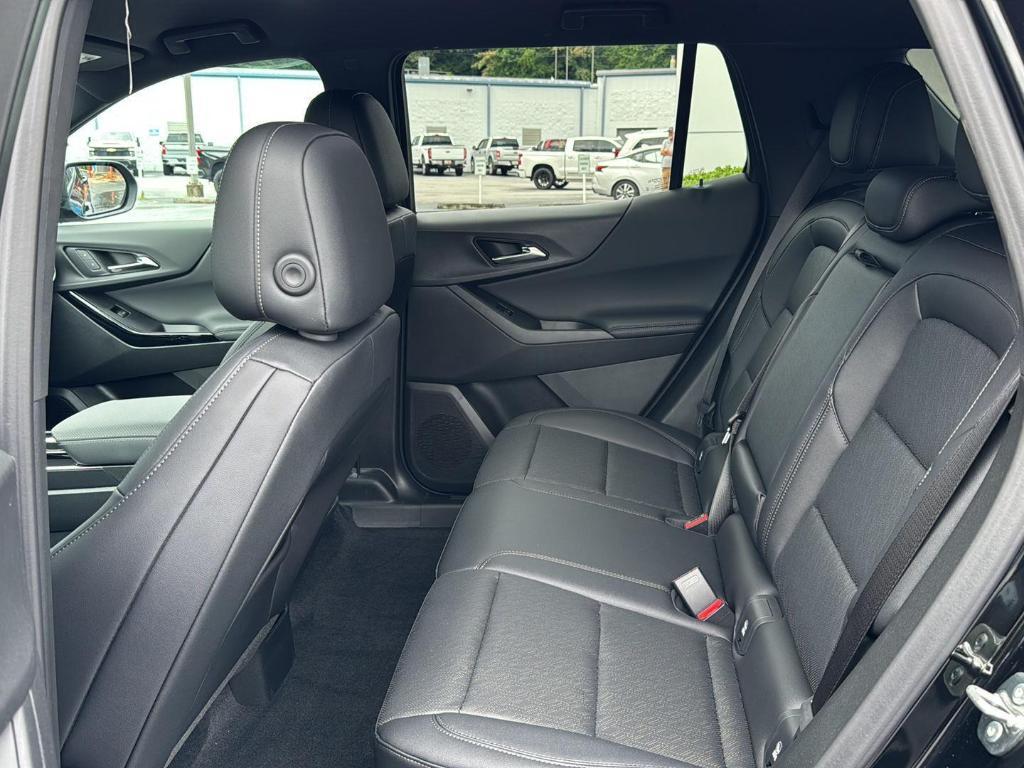 new 2026 Chevrolet Equinox car, priced at $33,030