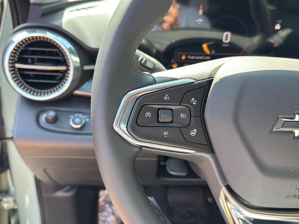 new 2025 Chevrolet Trax car, priced at $25,980