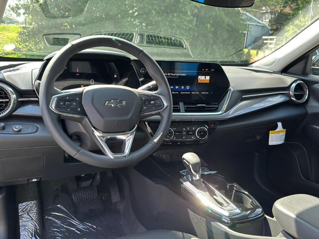 new 2025 Chevrolet Trax car, priced at $25,980