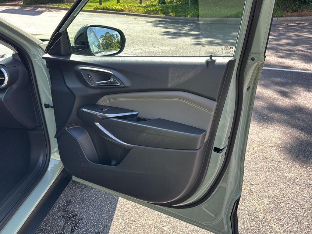 new 2025 Chevrolet Trax car, priced at $25,980