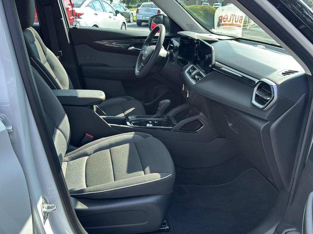 new 2025 Chevrolet TrailBlazer car, priced at $24,435