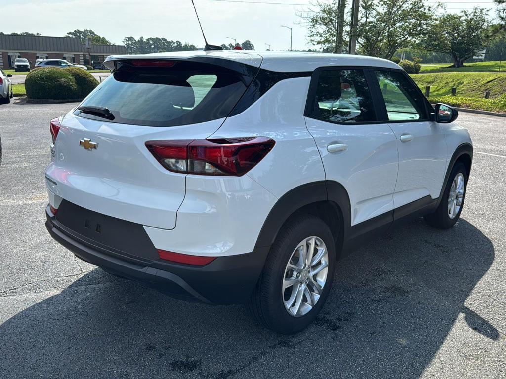 new 2025 Chevrolet TrailBlazer car, priced at $24,435