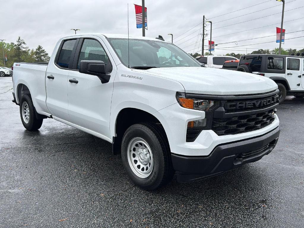 new 2025 Chevrolet Silverado 1500 car, priced at $45,070