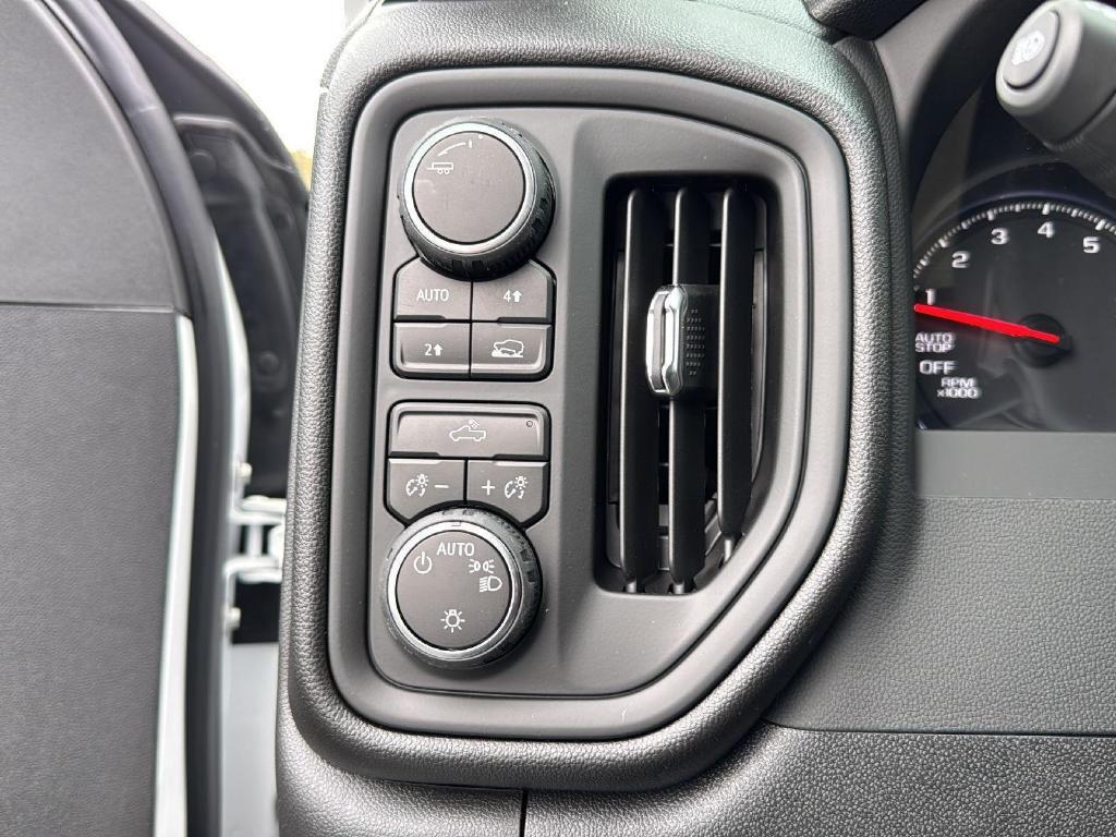 new 2025 Chevrolet Silverado 1500 car, priced at $45,070