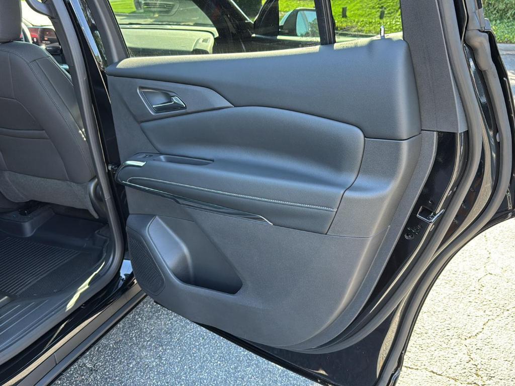 new 2026 Chevrolet Traverse car, priced at $45,495