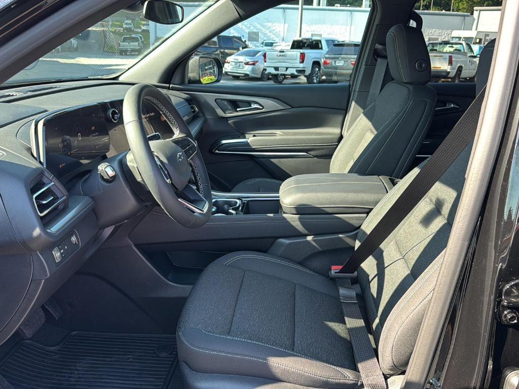 new 2026 Chevrolet Traverse car, priced at $45,495
