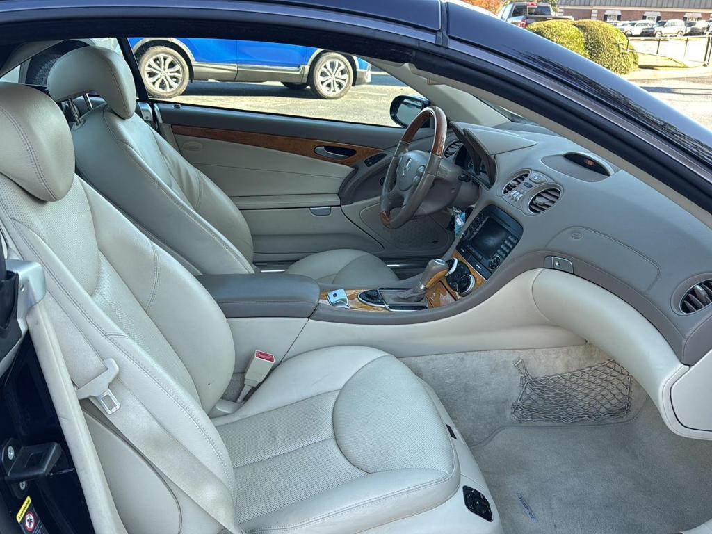 used 2007 Mercedes-Benz SL-Class car, priced at $15,995