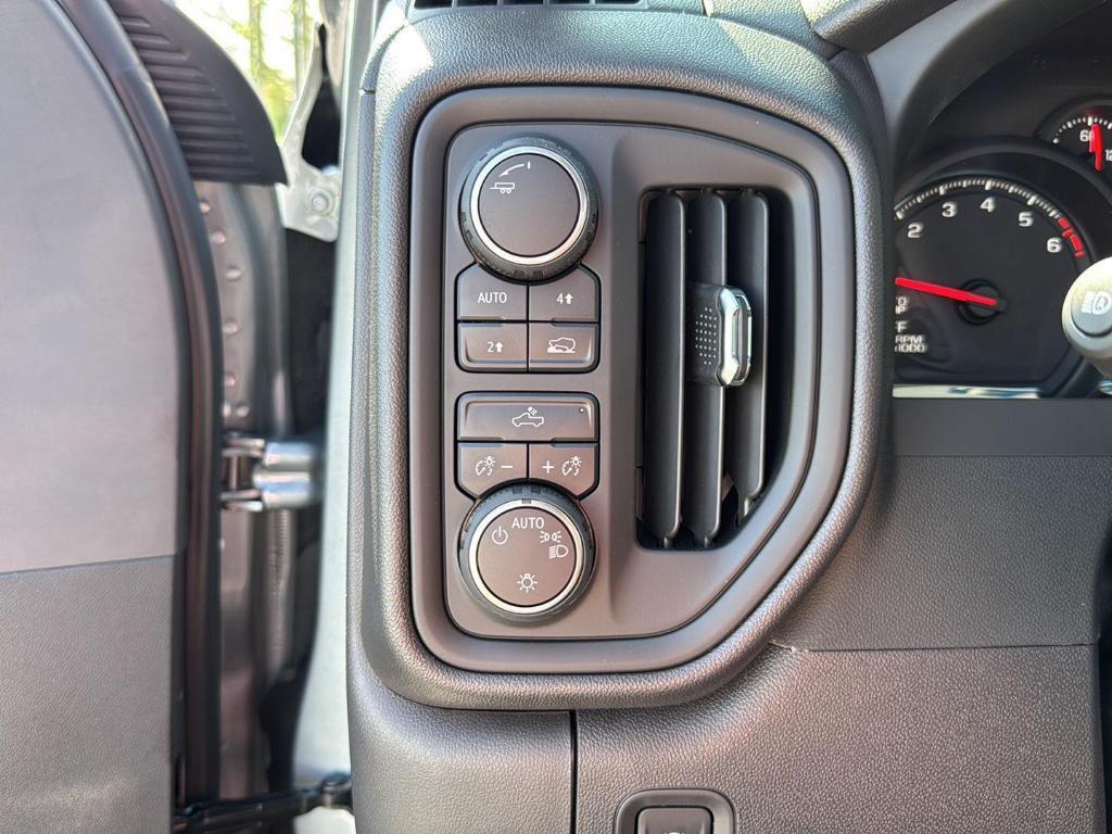 new 2025 Chevrolet Silverado 1500 car, priced at $43,330