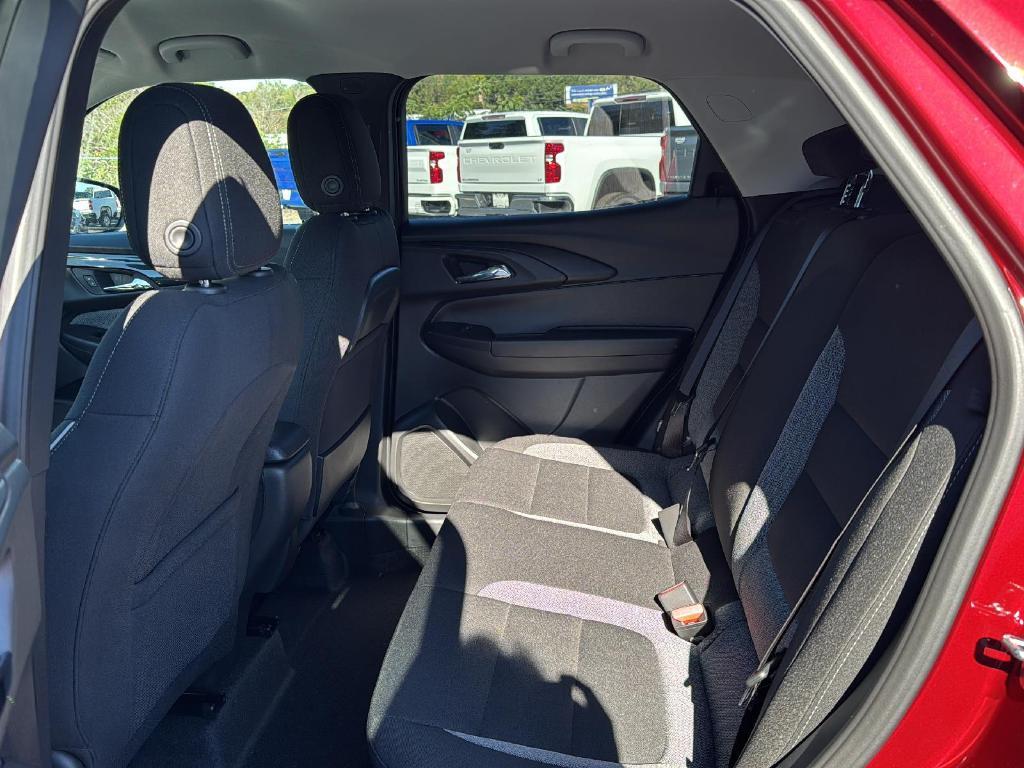 new 2025 Chevrolet TrailBlazer car, priced at $27,020