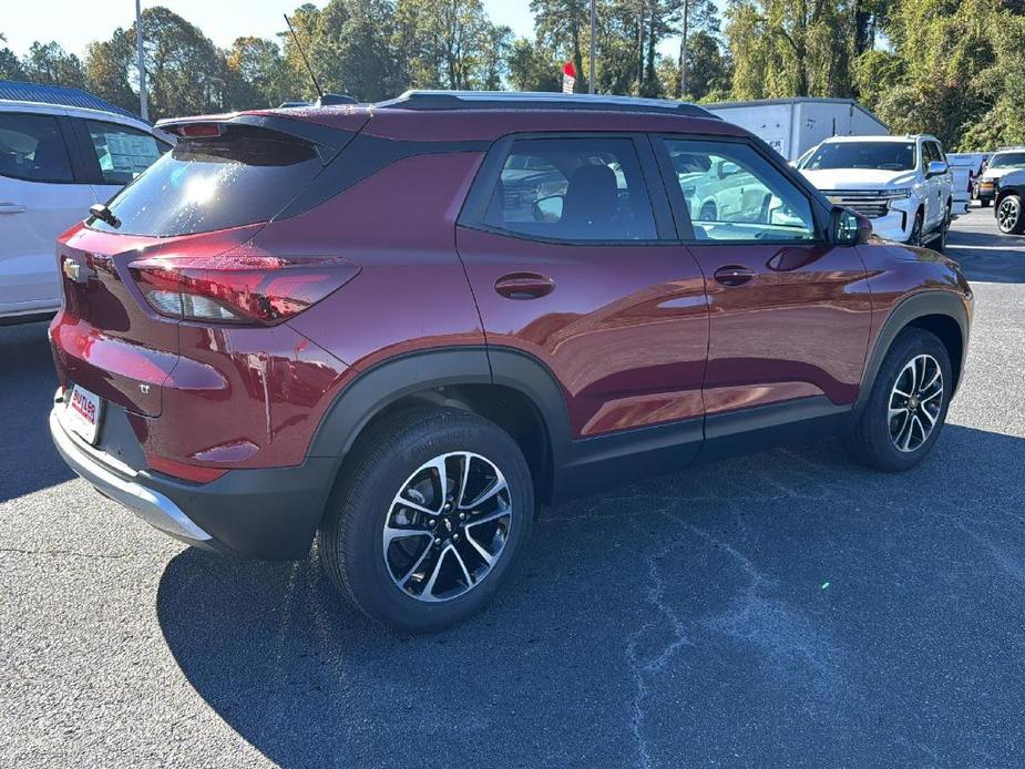 new 2025 Chevrolet TrailBlazer car, priced at $27,020