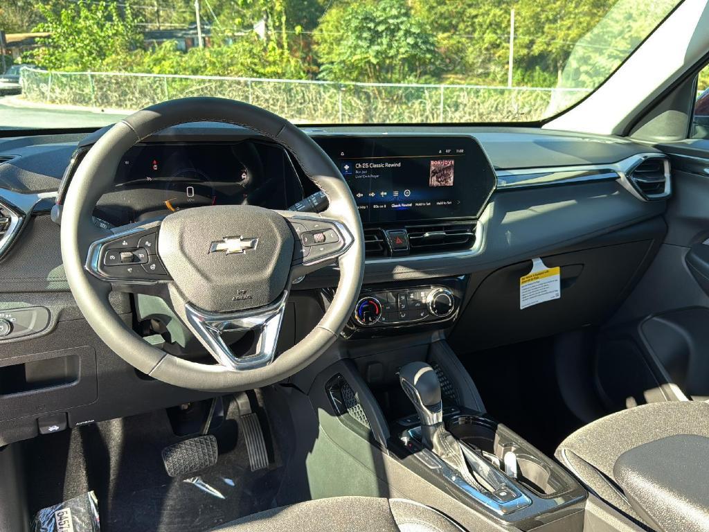 new 2025 Chevrolet TrailBlazer car, priced at $27,020