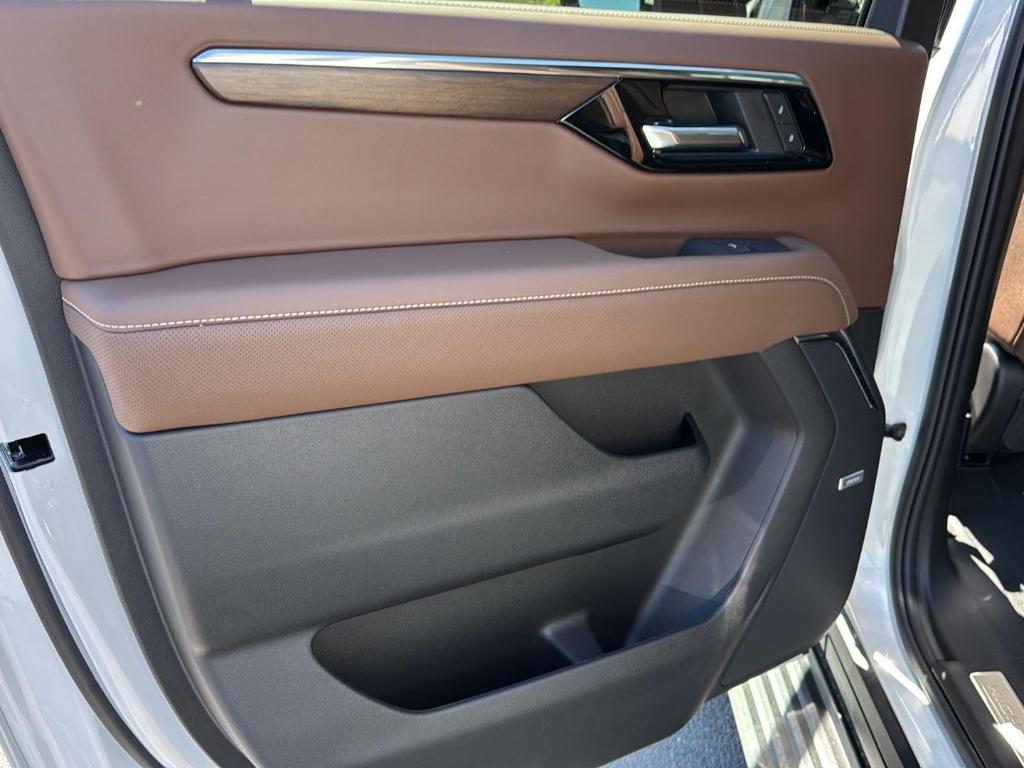 new 2025 Chevrolet Suburban car, priced at $87,100