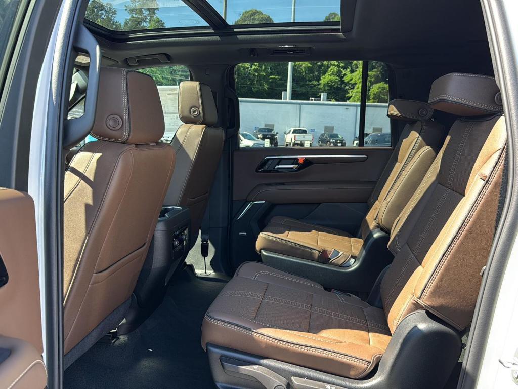 new 2025 Chevrolet Suburban car, priced at $87,100