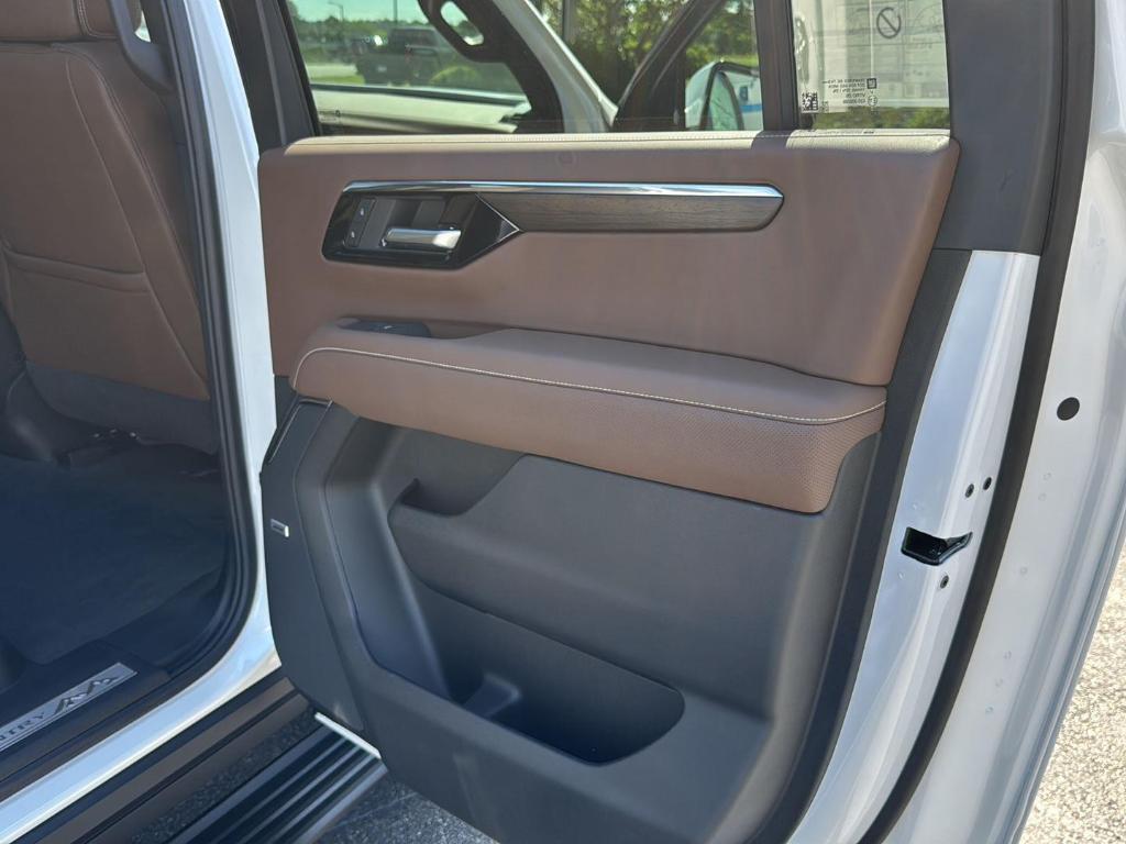 new 2025 Chevrolet Suburban car, priced at $87,100