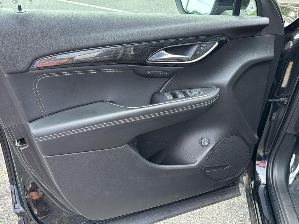 used 2023 Buick Envision car, priced at $23,999