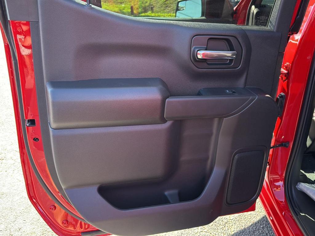 new 2025 Chevrolet Silverado 1500 car, priced at $39,295