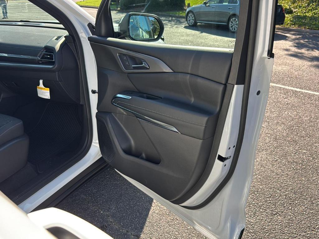 new 2026 Chevrolet Traverse car, priced at $45,495