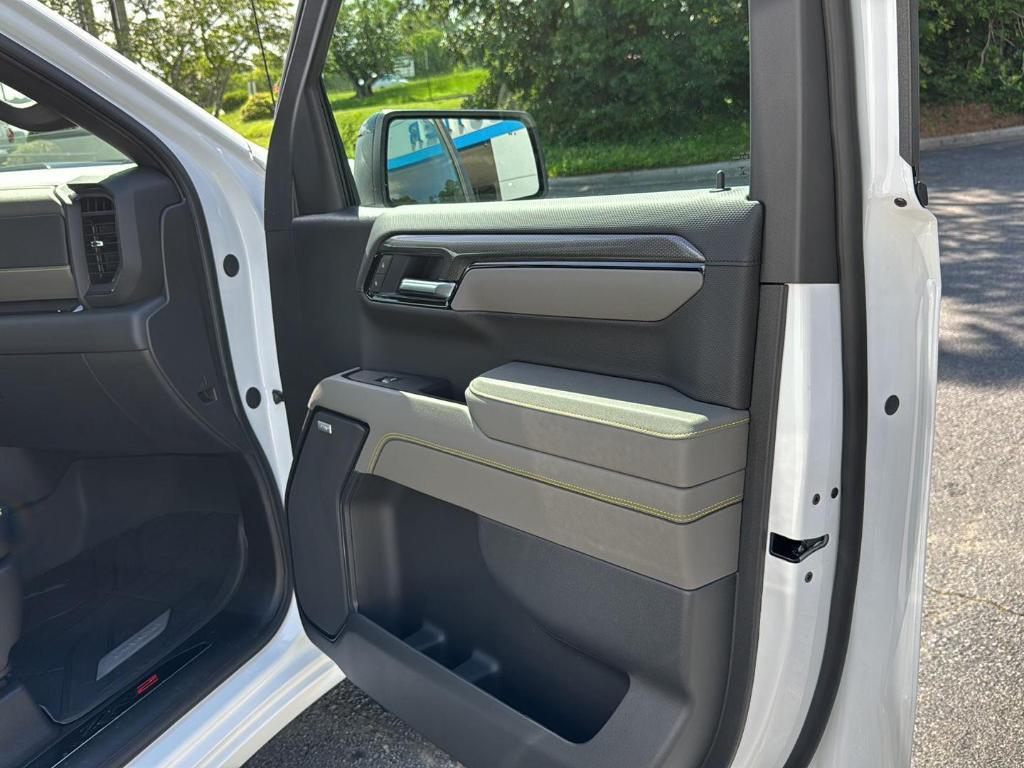 new 2025 Chevrolet Silverado 1500 car, priced at $75,570