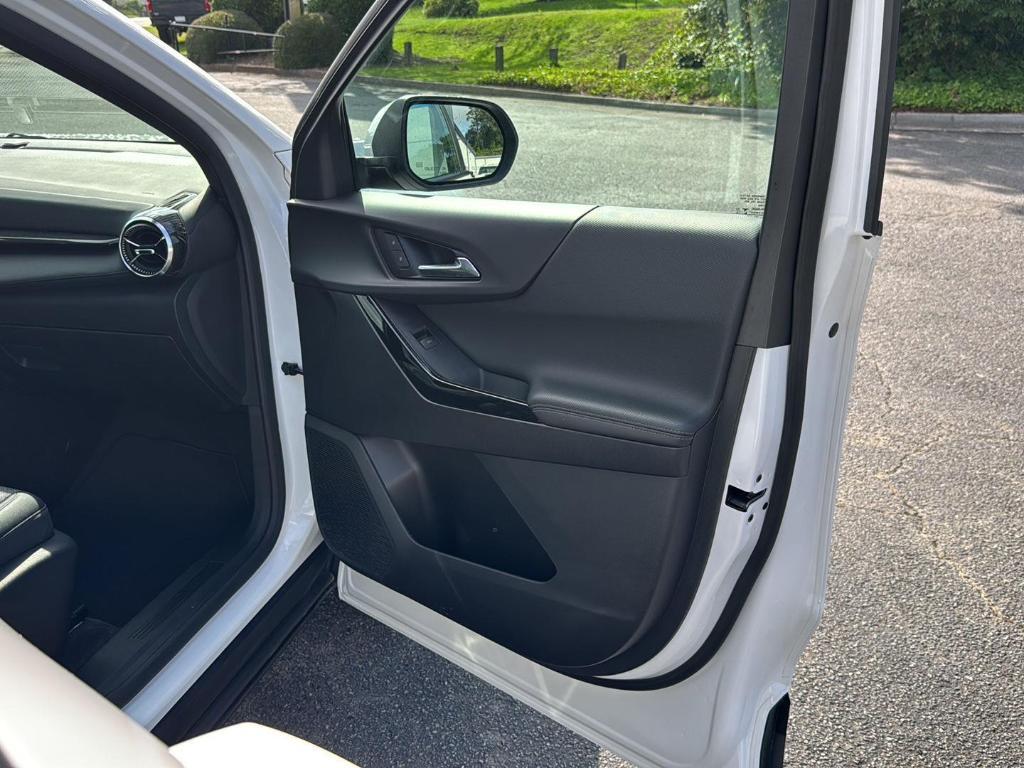 used 2025 Chevrolet Equinox car, priced at $28,999