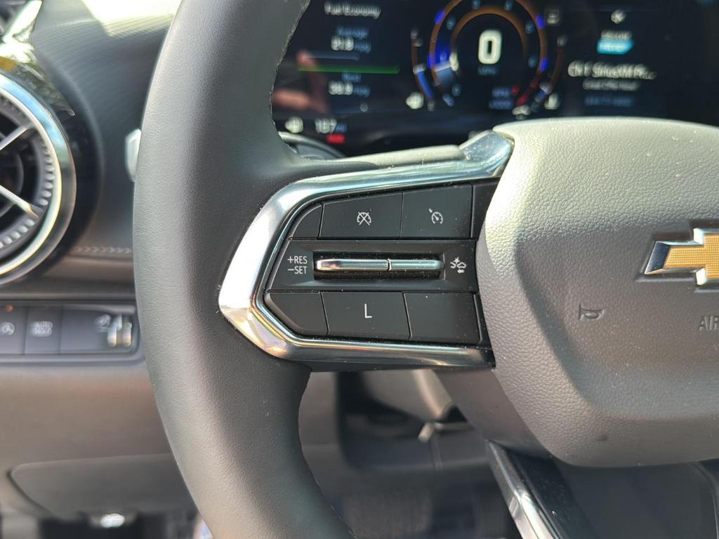 used 2025 Chevrolet Equinox car, priced at $28,999