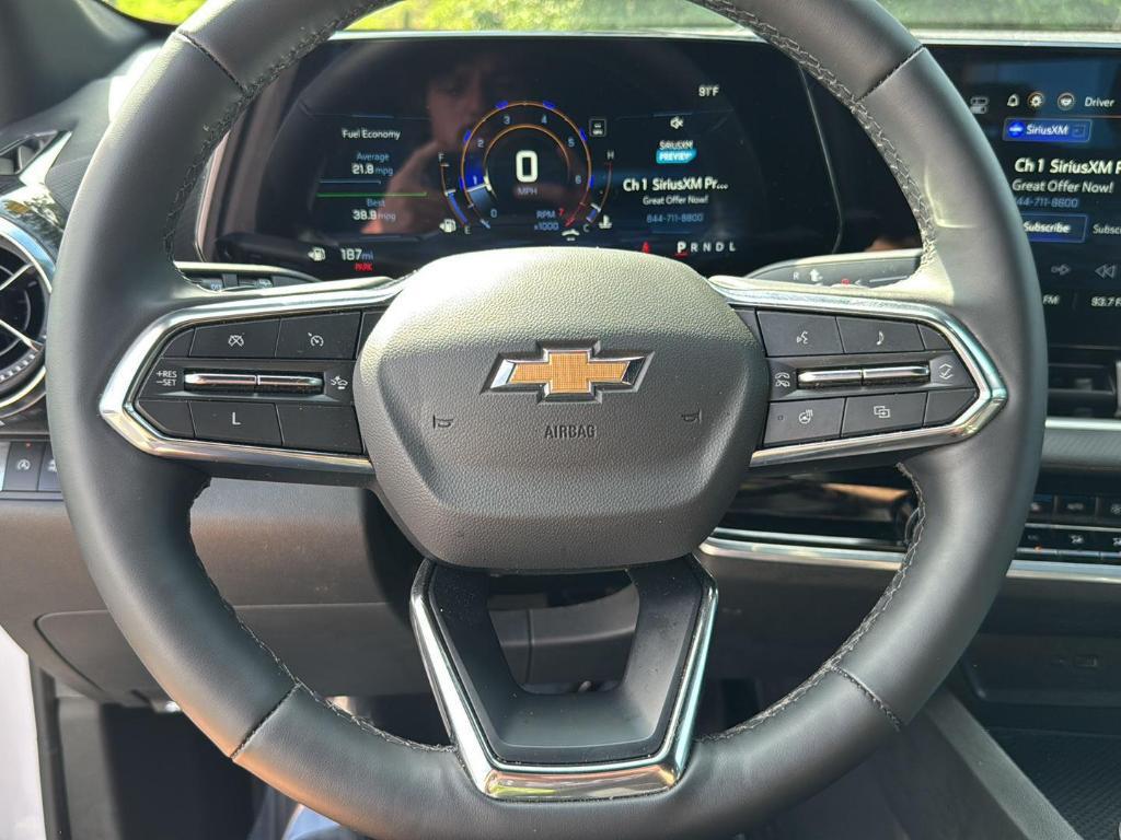used 2025 Chevrolet Equinox car, priced at $28,999