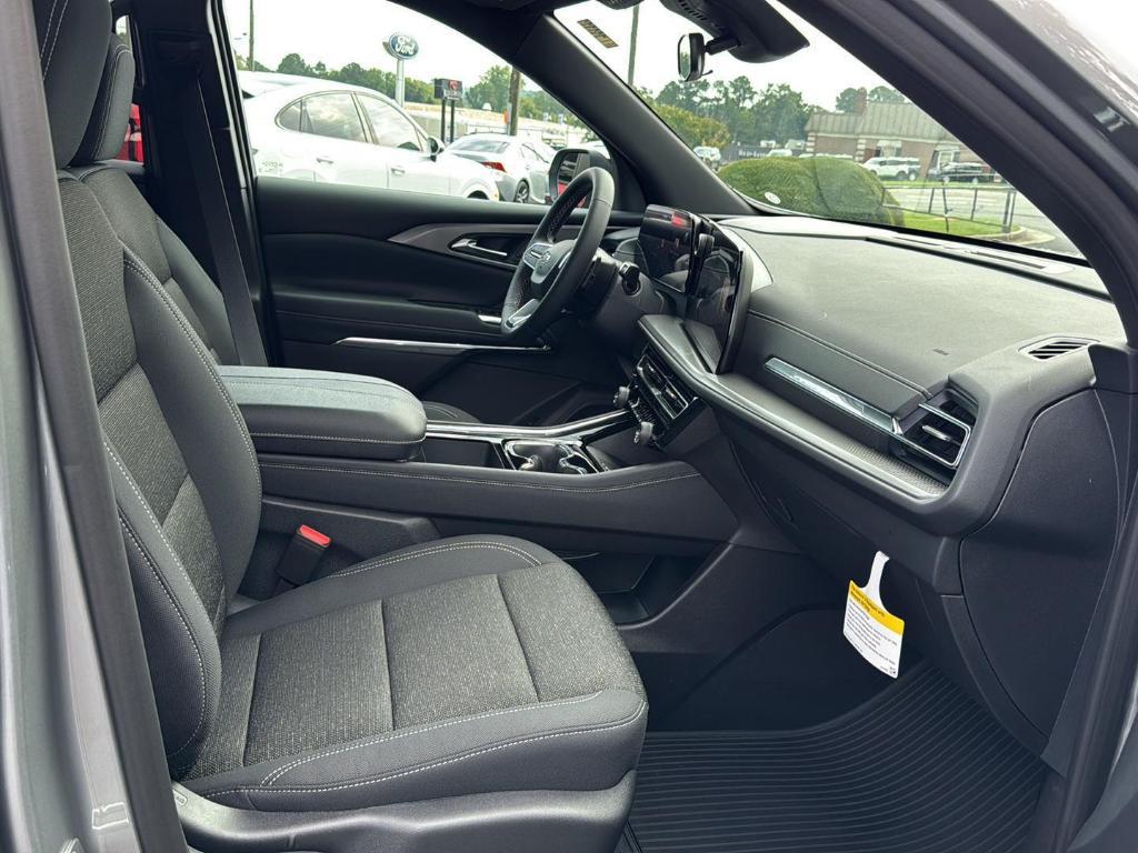 new 2026 Chevrolet Traverse car, priced at $45,495
