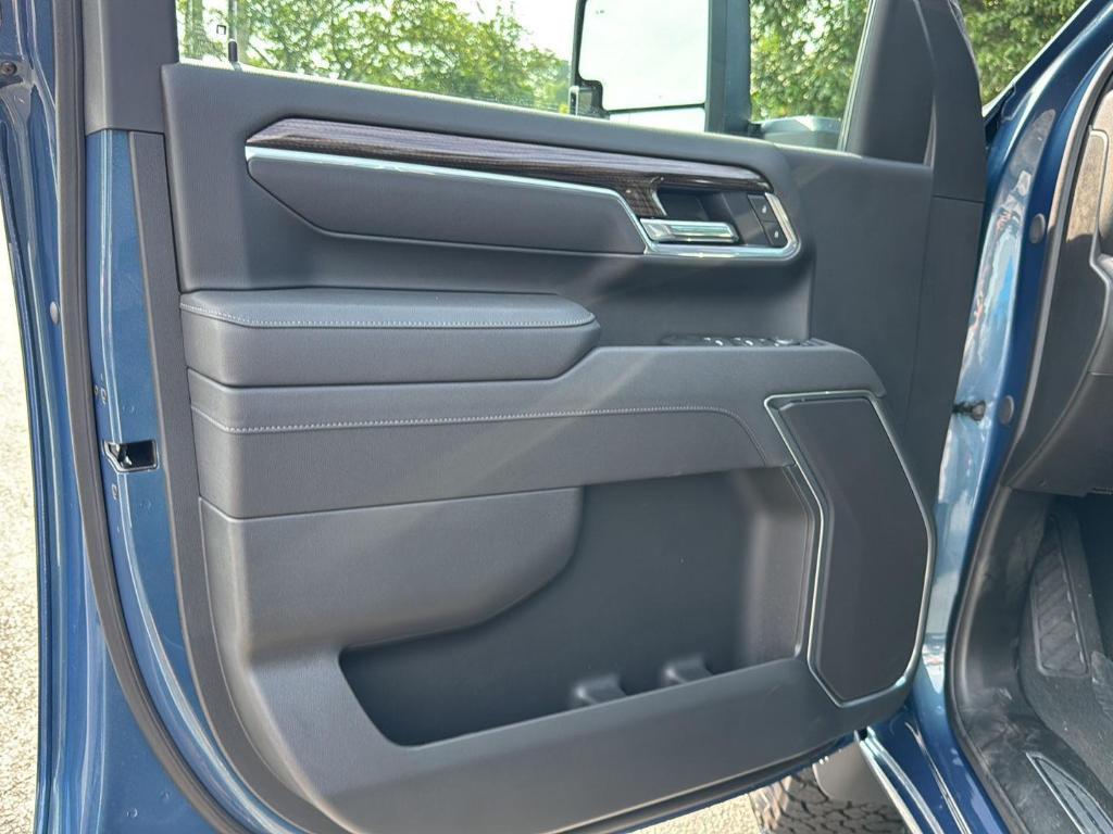 new 2025 Chevrolet Silverado 2500 car, priced at $67,180
