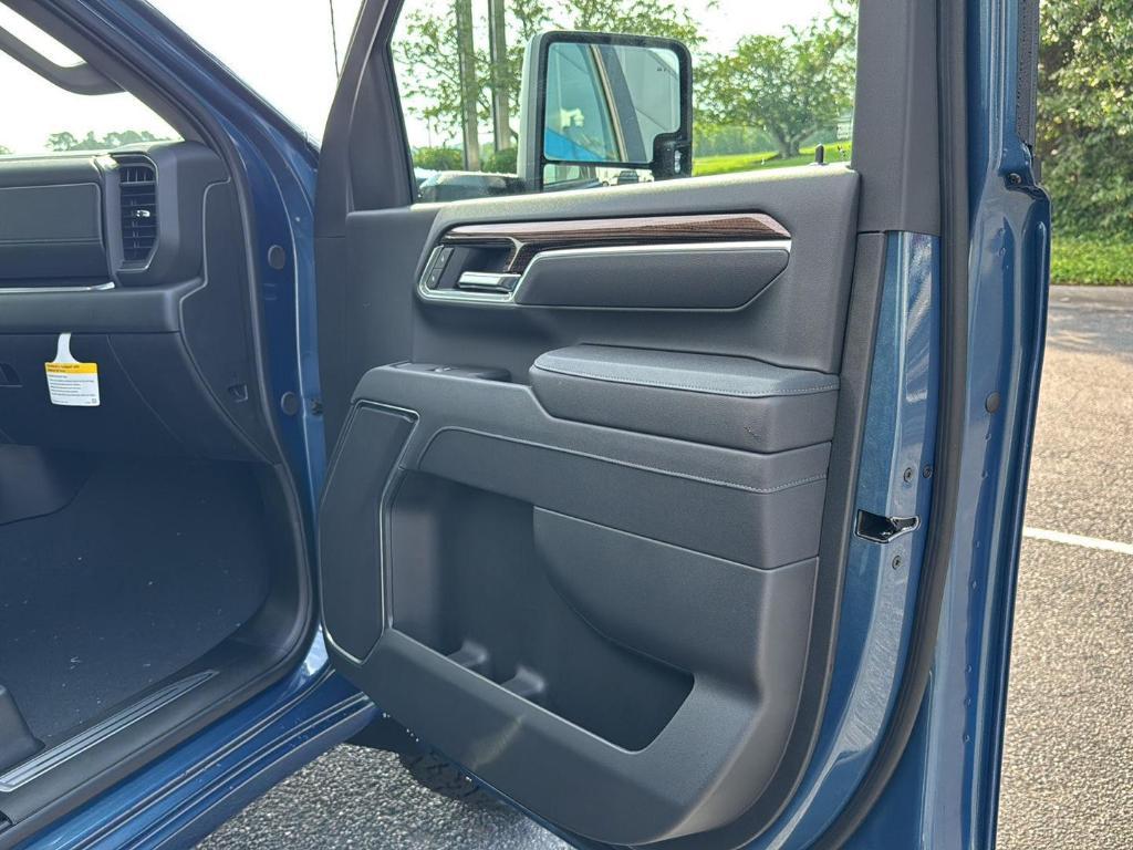 new 2025 Chevrolet Silverado 2500 car, priced at $67,180