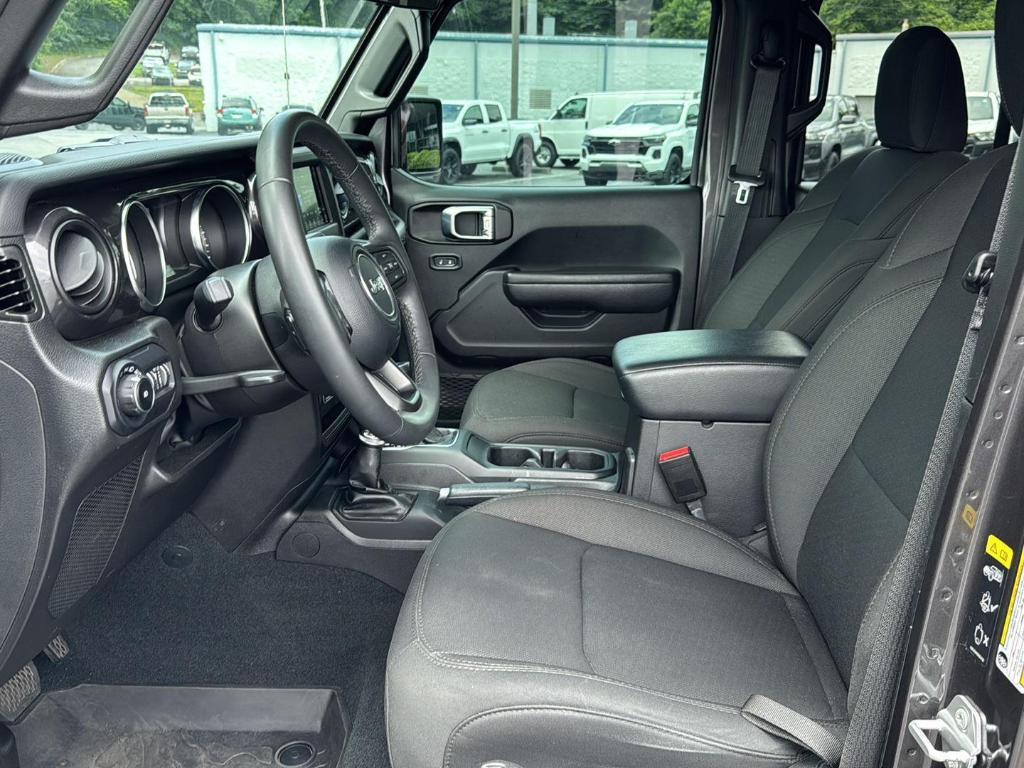 used 2022 Jeep Wrangler Unlimited car, priced at $33,447