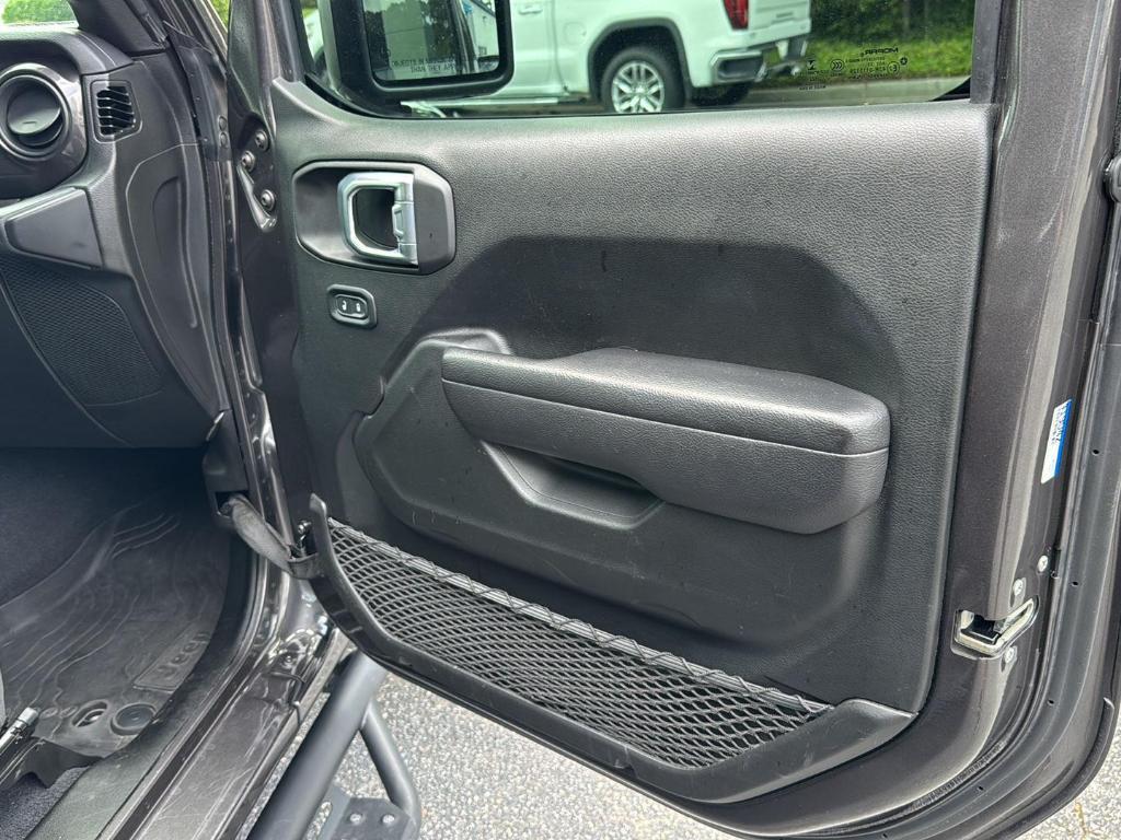 used 2022 Jeep Wrangler Unlimited car, priced at $33,447