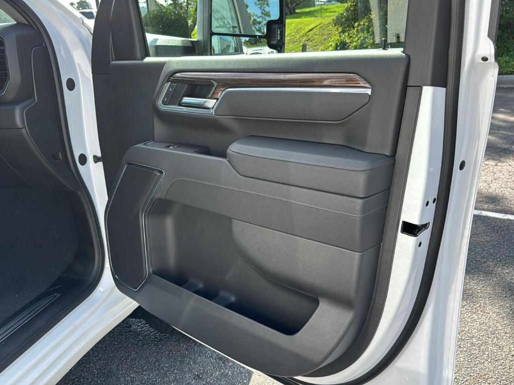 new 2025 Chevrolet Silverado 2500 car, priced at $76,365