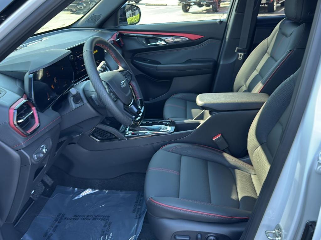 new 2025 Chevrolet TrailBlazer car, priced at $30,625
