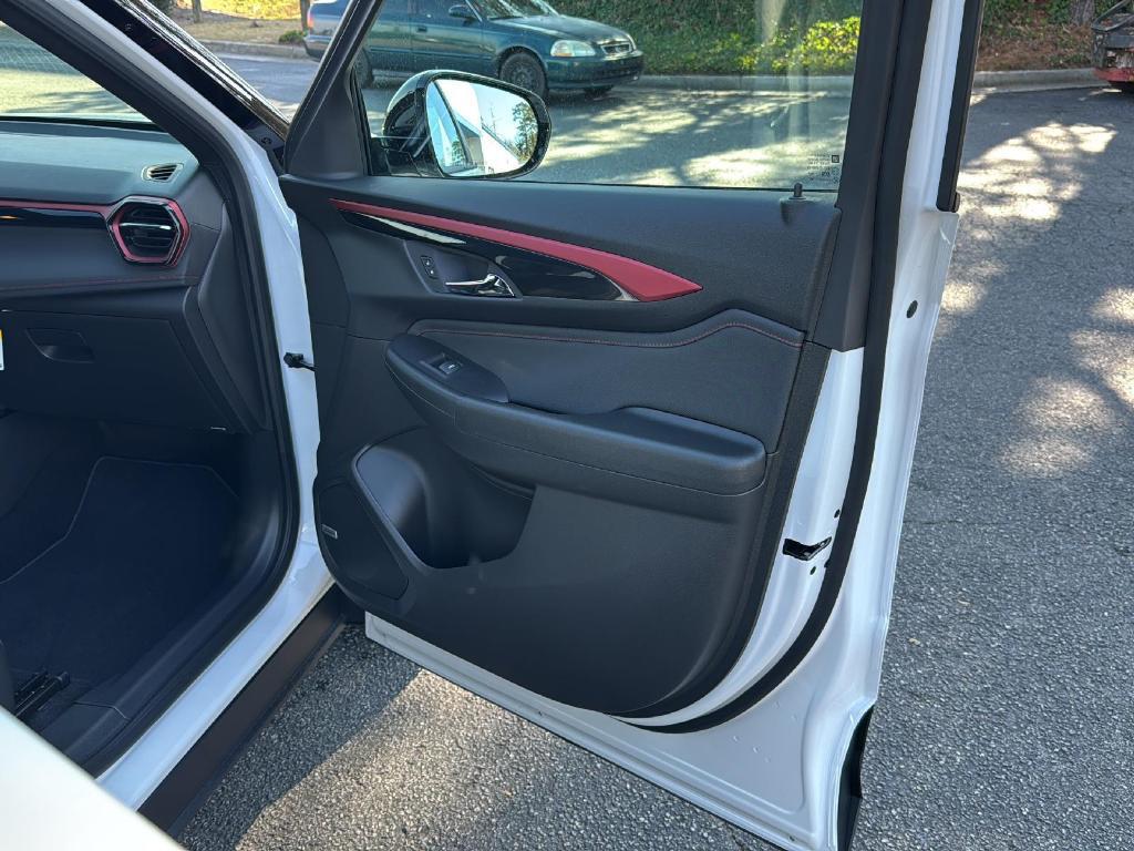 new 2025 Chevrolet TrailBlazer car, priced at $30,625